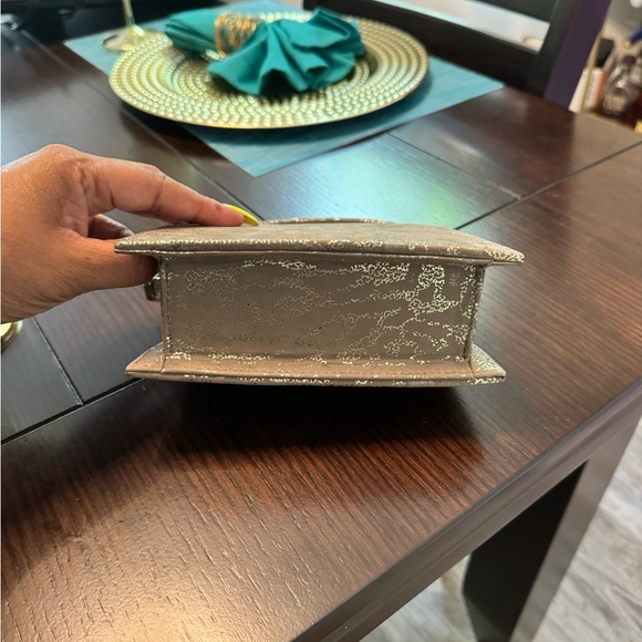 Luxury Purse never worn - Picture 4 of 6